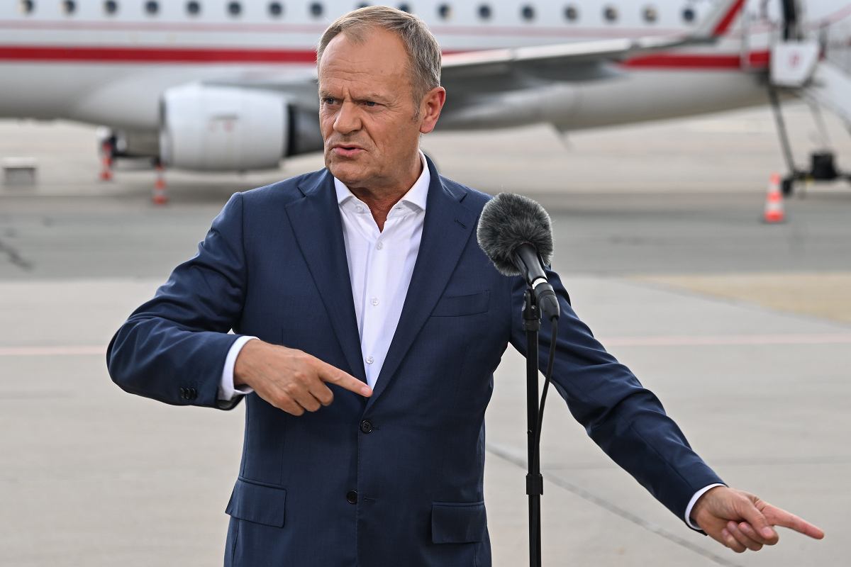 Donald Tusk o reklamie PiS: Skandaliczna i nieakceptowalna retoryka