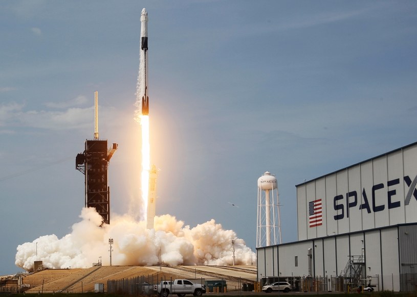 Nieoczekiwany upadek dużej części rakiety SpaceX zaskoczył wszystkich. Sytuacja była niebezpieczna.