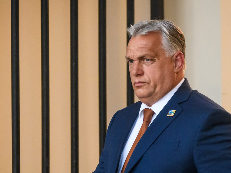 Premier Orbán zmuszony do wyjaśnienia swoich słów na temat Węgrów walczących na Ukrainie - doszło do kontrowersji.