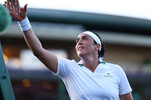 Dwie niespodziewane sensacje i triumfalny powrót króla na korty Wimbledonu - najważniejsze wydarzenia dnia.