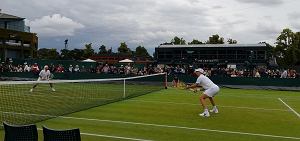 Polak zwyciężył w „polskim starciu” na Wimbledonie! Pierwszy etap osiągnięty