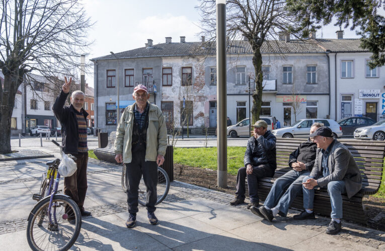 Męskie życie w Polsce krótsze niż gdzie indziej. „Więcej pochówków niż ślubów”