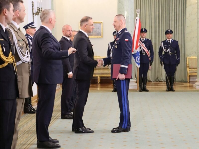 Prezydent ogłosił nominacje generalskie. Film z wydarzenia wywołał śmiech internautów.