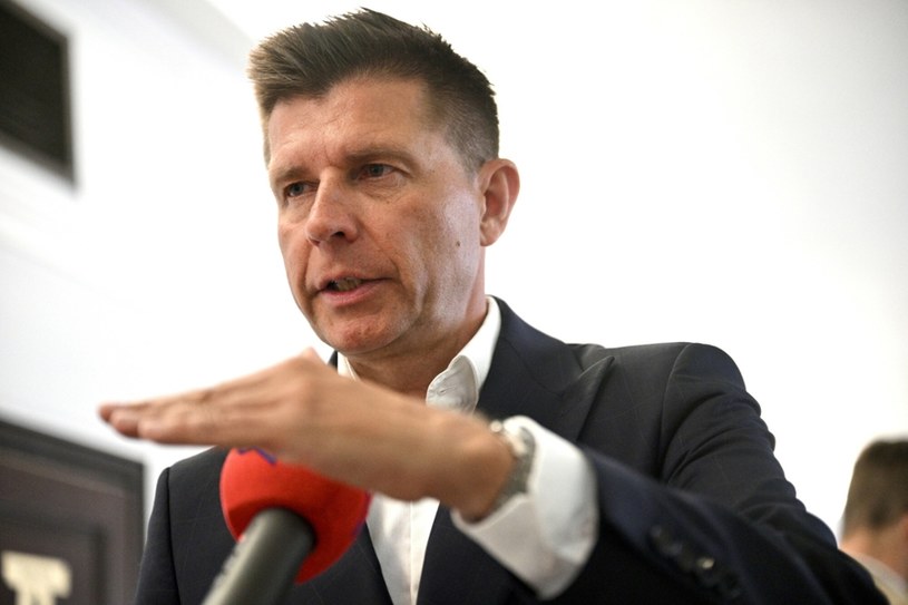 Czy seniorzy powinni otrzymać dodatkowe 2 tys. zł? Propozycja Ryszarda Petru budzi kontrowersje wśród polityków