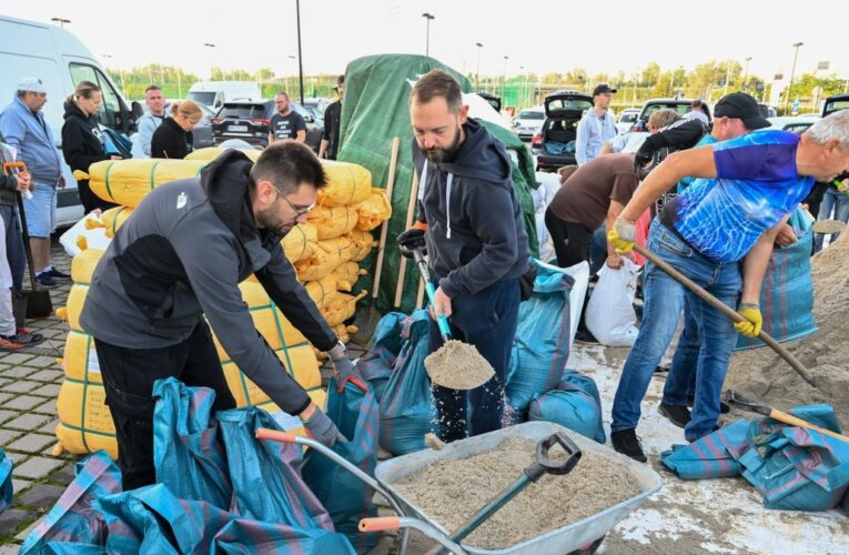 „Wrocław i okolice gotowe na samoobsługę: mieszkańcy sami biorą sprawy w swoje ręce”