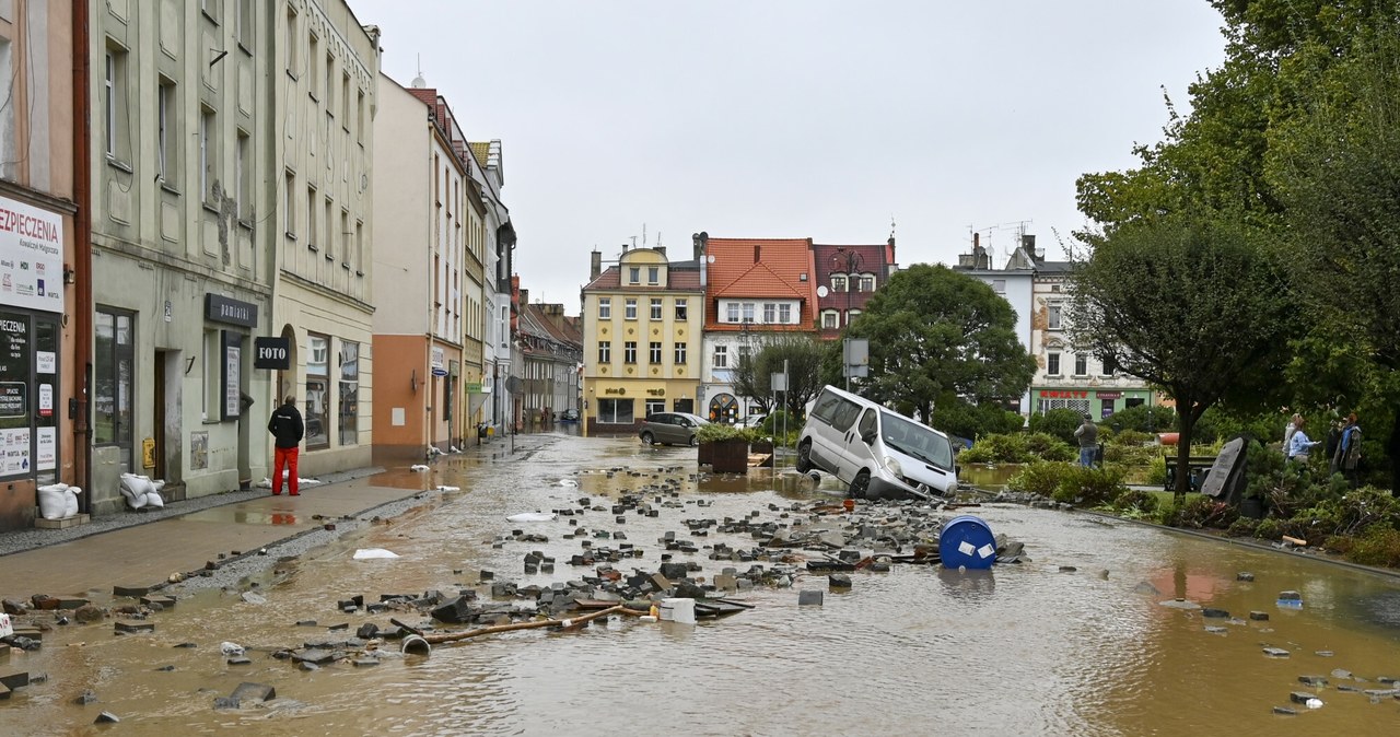 Brak środków na remonty po powodzi - Polska liczy na pomoc Banku Światowego i Unii Europejskiej