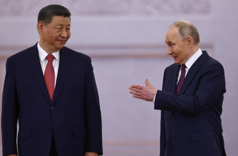 Putin udaje pewność w okresie zastoju. Xi Jinping blokuje jego kluczowe inicjatywy