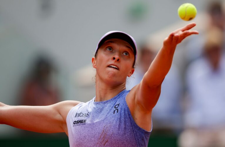Spektakularne wydarzenie na Roland Garros. Francuskie media zachwycone metamorfozą, słynni tenisiści typują triumf Igi Świątek