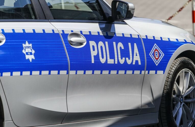Samochód wjechał w grupę nastoletnich rowerzystów. Dwóch w stanie krytycznym