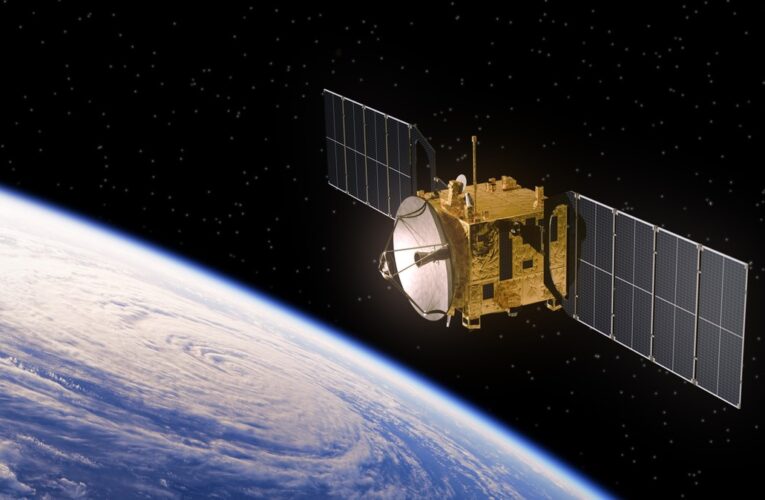Wpływ satelitów Starlink na przestrzeń kosmiczną zaniepokoił naukowców