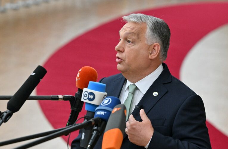 Węgierski premier krytycznie o umowie handlowej: „Donald Trump pożarł Ursulę von der Leyen na śniadanie”