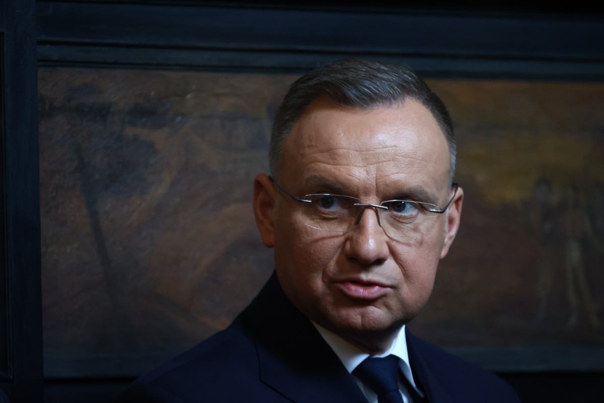 Oto kilka propozycji unikalnych tytułów, zachowujących sens oryginału: 1. Ukraina na pierwszym planie. Czy znajdziemy jasne strony prezydentury Andrzeja Dudy? 2. Prezydentura Andrzeja Dudy pod lupą: Ukraina priorytetem, a co poza tym? 3. Ukraina dominuje w polityce Dudy - czy są inne powody do optymizmu? 4. Co dobrego poza wsparciem Ukrainy? Bilans prezydentury Andrzeja Dudy 5. O Ukrainie głośno, o reszcie ciszej. Pozytywne aspekty prezydentury Andrzeja Dudy