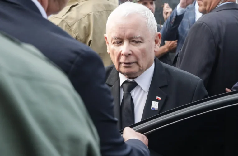 Jarosław Kaczyński z karą. Echa burzliwej wymiany zdań z Giertychem w Sejmie
