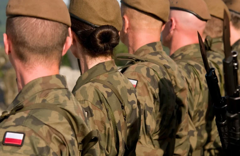 Większość Polaków nie zamierza bronić kraju? Zaskakujące dane najnowszego sondażu