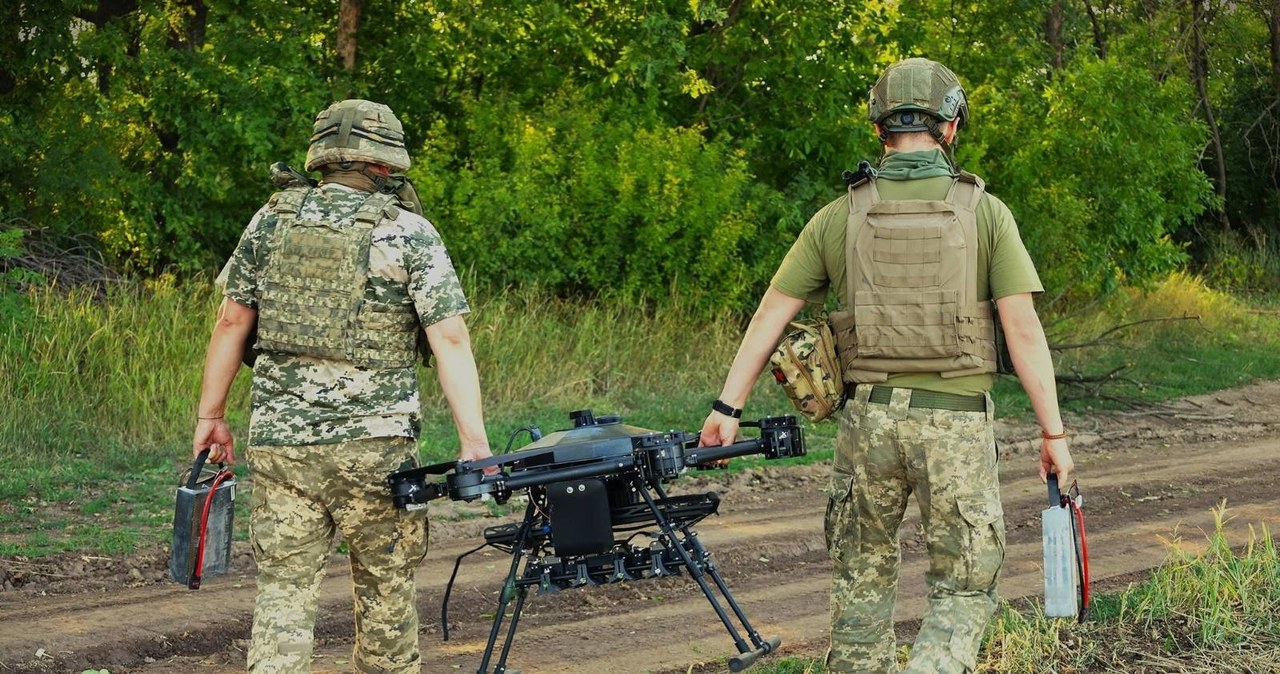 Oto kilka propozycji unikalnych, ale zachowujących sens tytułu: 1. Czy Ukraina dołączy do NATO? Polacy mówią wprost 2. Członkostwo Ukrainy w NATO – jednoznaczne stanowisko Polaków 3. Polska opinia na temat akcesji Ukrainy do NATO jest klarowna 4. NATO dla Ukrainy? Odpowiedź Polaków nie pozostawia wątpliwości 5. Przyszłość Ukrainy w NATO: wyraźny głos Polaków