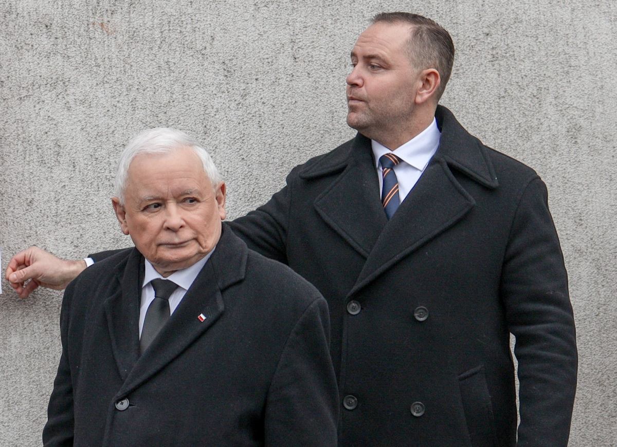 Większość Polaków wyraziła opinię w sprawie niezależności Nawrockiego od PiS-u [SONDAŻ]
