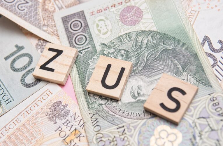 Tyle mogą zyskać emeryci – zwrot PIT do 426 zł z trzynastki i czternastki. Sprawdź terminy i wysokości na 2026 rok