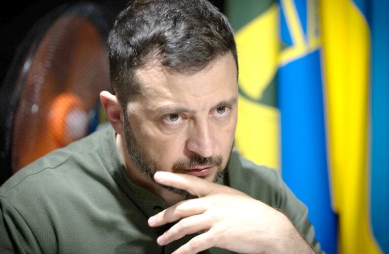 Oto kilka przeredagowanych propozycji tytułu, które zachowują sens oryginału, ale są unikalne: 1. **Globalny zwrot: analiza „Polityki”. Ukraina znikoma na Alasce, a USA manewruje Polską jak Rosja** 2. **Świat w punkcie zwrotnym według „Polityki”: Ukraina na Alasce bez znaczenia, Stany Zjednoczone prowadzą grę jak Rosja** 3. **Przełomowe czasy oczami „Polityki”: Amerykańskie i rosyjskie rozgrywki, Alaska nie liczy się dla Ukrainy** 4. **„Polityka” o światowej transformacji: Ukraina marginalna na Alasce, Ameryka stosuje rosyjskie taktyki względem Polski** 5. **Wielki światowy zakręt według „Polityki”: Ukraina traci znaczenie na Alasce, USA rozgrywa Polskę na modłę Rosji**