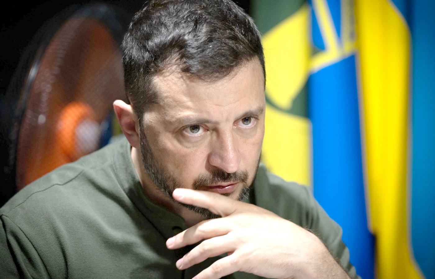 Oto kilka przeredagowanych propozycji tytułu, które zachowują sens oryginału, ale są unikalne: 1. **Globalny zwrot: analiza „Polityki”. Ukraina znikoma na Alasce, a USA manewruje Polską jak Rosja** 2. **Świat w punkcie zwrotnym według „Polityki”: Ukraina na Alasce bez znaczenia, Stany Zjednoczone prowadzą grę jak Rosja** 3. **Przełomowe czasy oczami „Polityki”: Amerykańskie i rosyjskie rozgrywki, Alaska nie liczy się dla Ukrainy** 4. **„Polityka” o światowej transformacji: Ukraina marginalna na Alasce, Ameryka stosuje rosyjskie taktyki względem Polski** 5. **Wielki światowy zakręt według „Polityki”: Ukraina traci znaczenie na Alasce, USA rozgrywa Polskę na modłę Rosji**