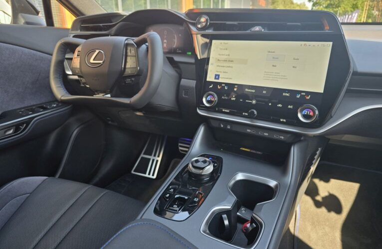 Testowałem Lexusa RZ z wolantem — żałuję, że musicie czekać na niego aż pół roku