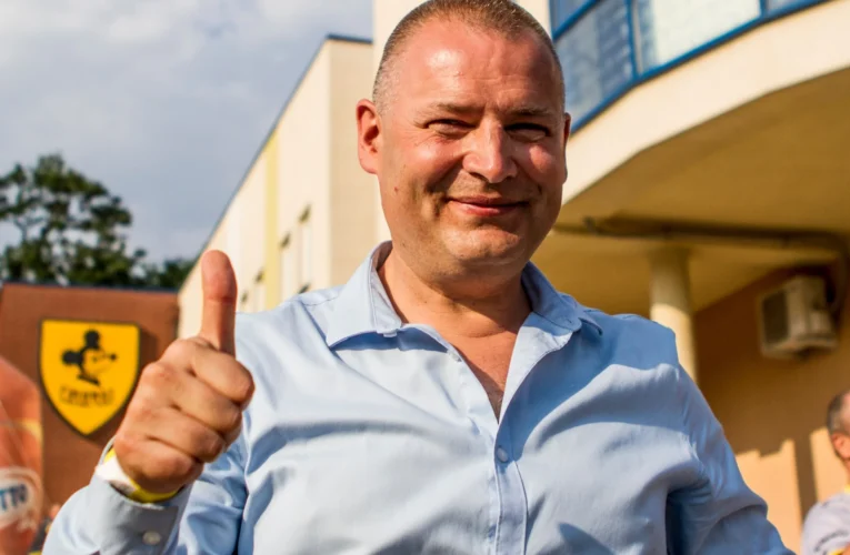 Milionowe wydatki na loty polskich posłów. Sprawdziliśmy, kto latał najwięcej