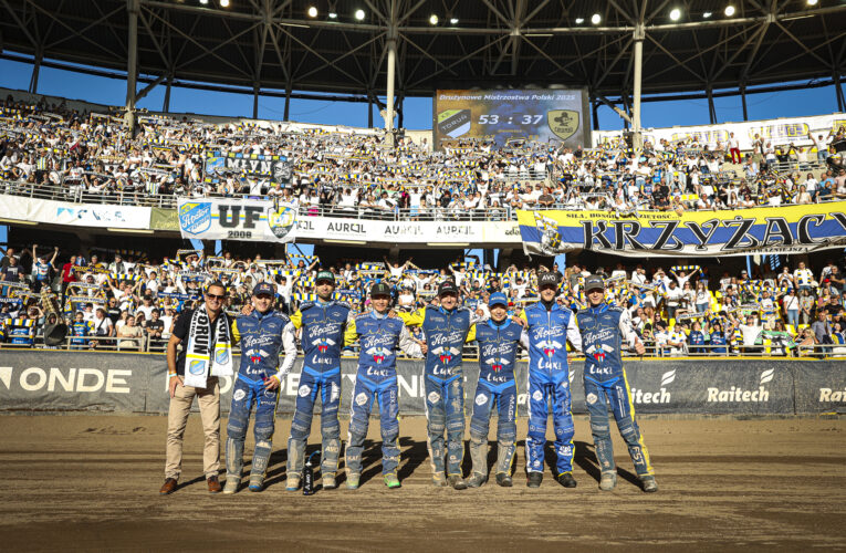 Oto przeredagowany, unikalny tytuł zachowujący sens oryginału:

Ekstraliga Żużlowa: Toruńska drużyna poznała swoją premię za finał. Imponująca suma do zgarnięcia