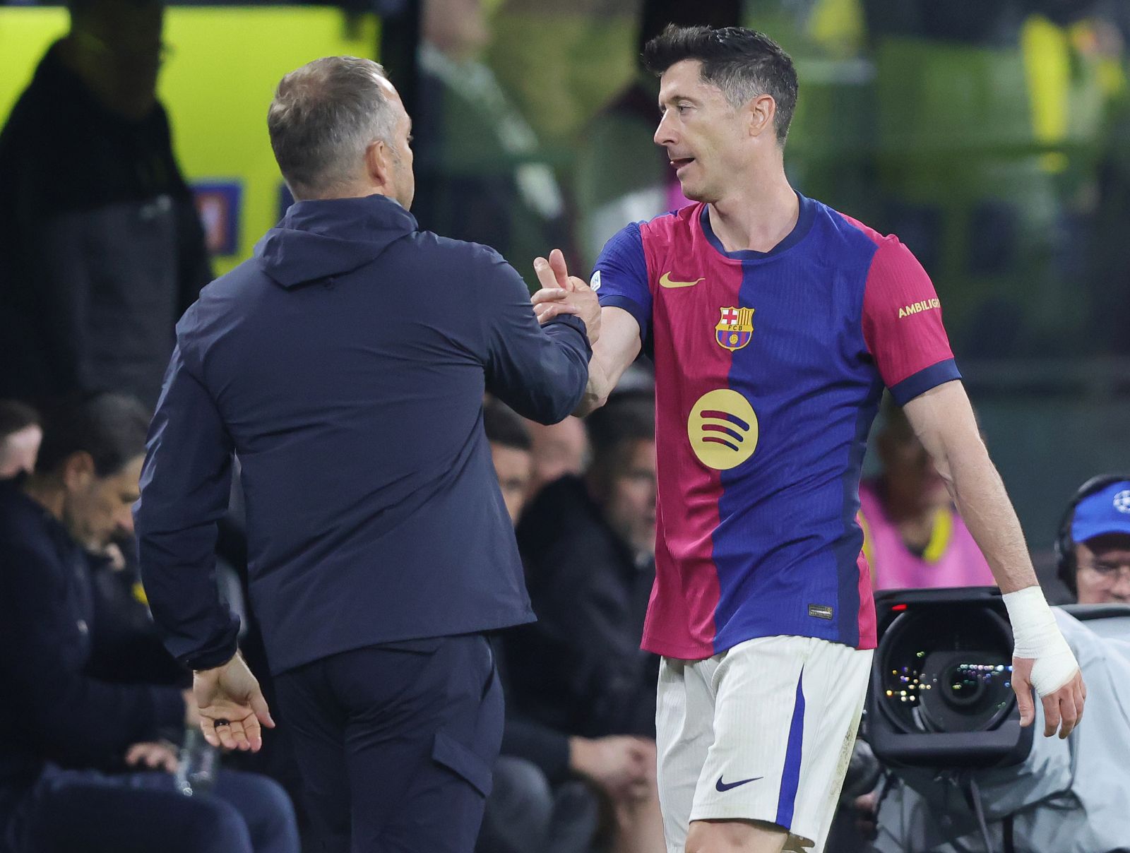 Nowe przetasowania w składzie Flicka? Hiszpańskie media ujawniają sytuację Lewandowskiego