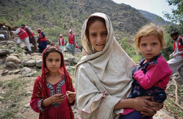 Kobietom odmawia się pomocy po tragicznym trzęsieniu ziemi – zakaz leczenia przez mężczyzn lekarzy