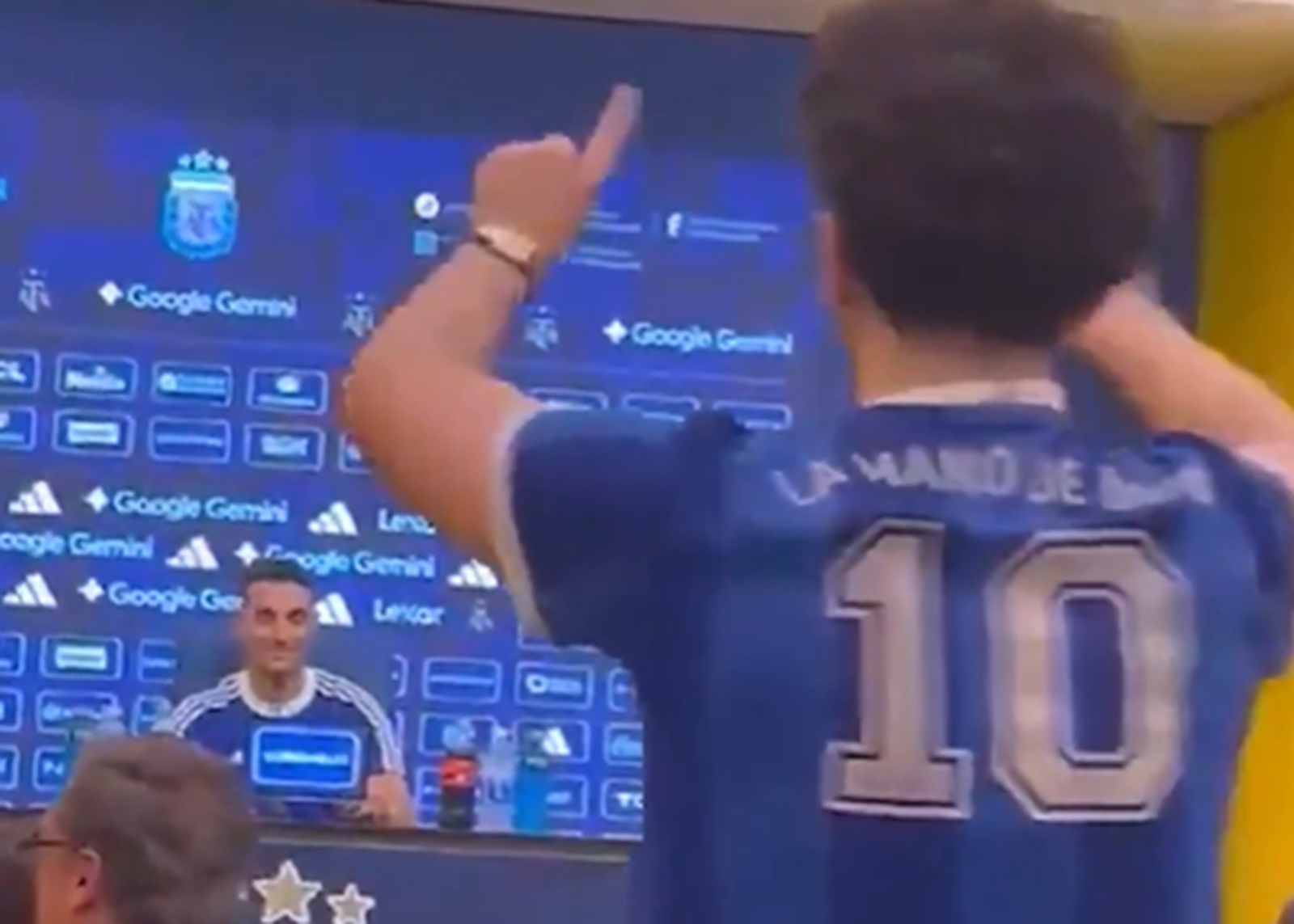 Konferencja kadry Argentyny zakłócona przez intruza. Padło ostrzeżenie dla selekcjonera [WIDEO]