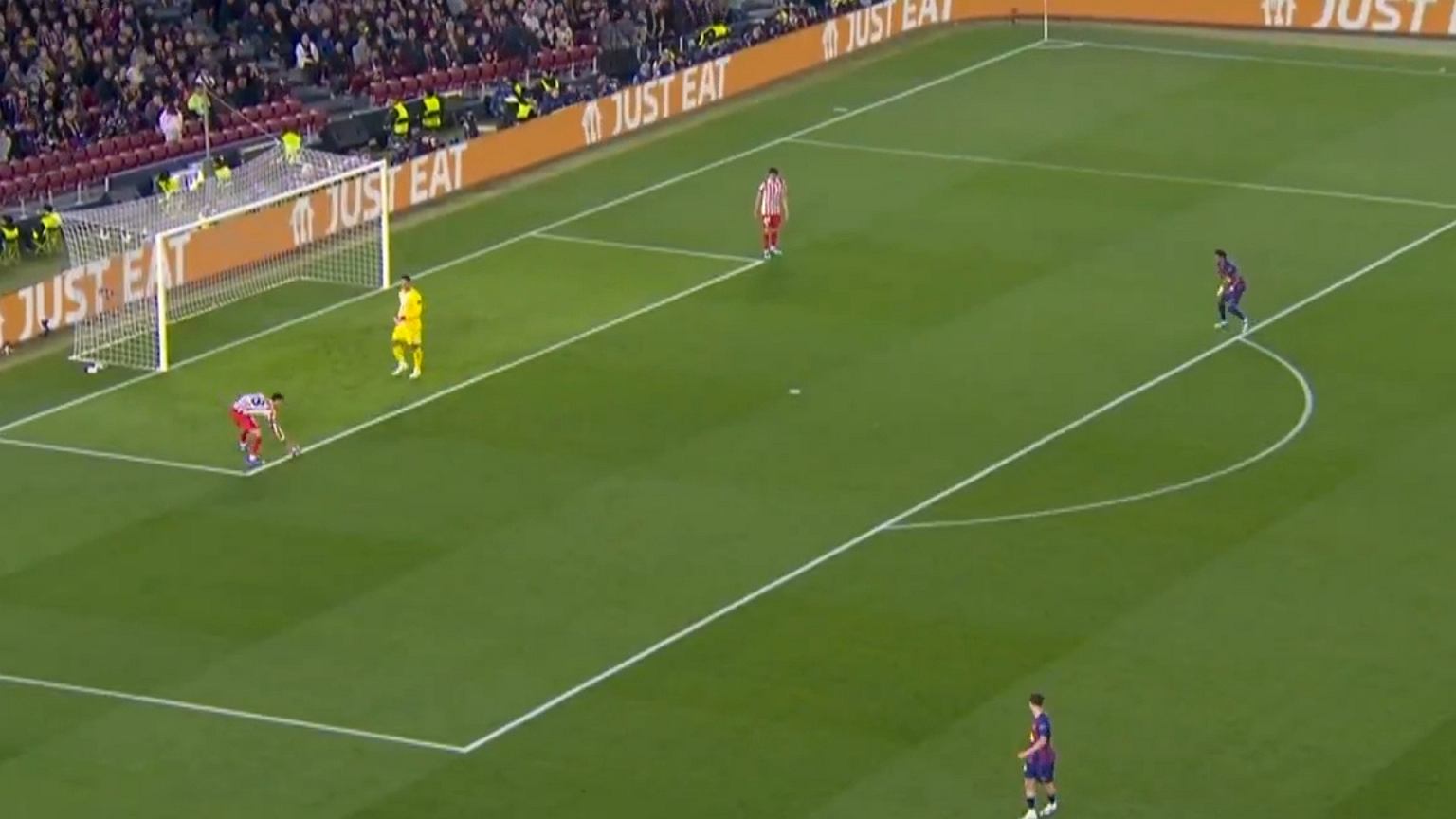 Kontrowersje wokół Barcelony: Nietypowa decyzja wywołuje podziały wśród ekspertów