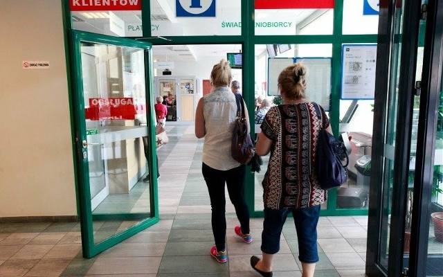 Oto kilka propozycji unikalnych tytułów o zbliżonym sensie: 1. Nowe dodatki opiekuńcze dla seniorów – nawet 4000 zł więcej do emerytury od 25 listopada 2025 2. Seniorze, możesz otrzymać ponad 4000 zł wsparcia! Zobacz nowe świadczenia opiekuńcze od 25.11.2025 3. Emeryci zyskają dodatkowe 4000 zł. Poznaj najnowsze świadczenia dla seniorów – opieka i pomoc od listopada 2025 4. Nowe świadczenia dla osób starszych: od 25 listopada 2025 nawet 4000 zł ekstra do emerytury 5. Już od 25.11.2025 seniorska emerytura wyższa o 4000 zł – najnowsze dodatki opiekuńcze i pomocowe Wybierz lub zmodyfikuj propozycję zgodnie z potrzebą!