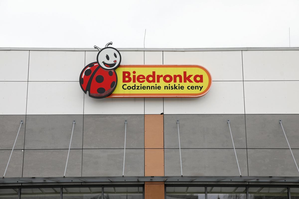 Świąteczne paczki od Biedronki. Pracownicy otrzymali wartościowy sprzęt za kilkaset złotych