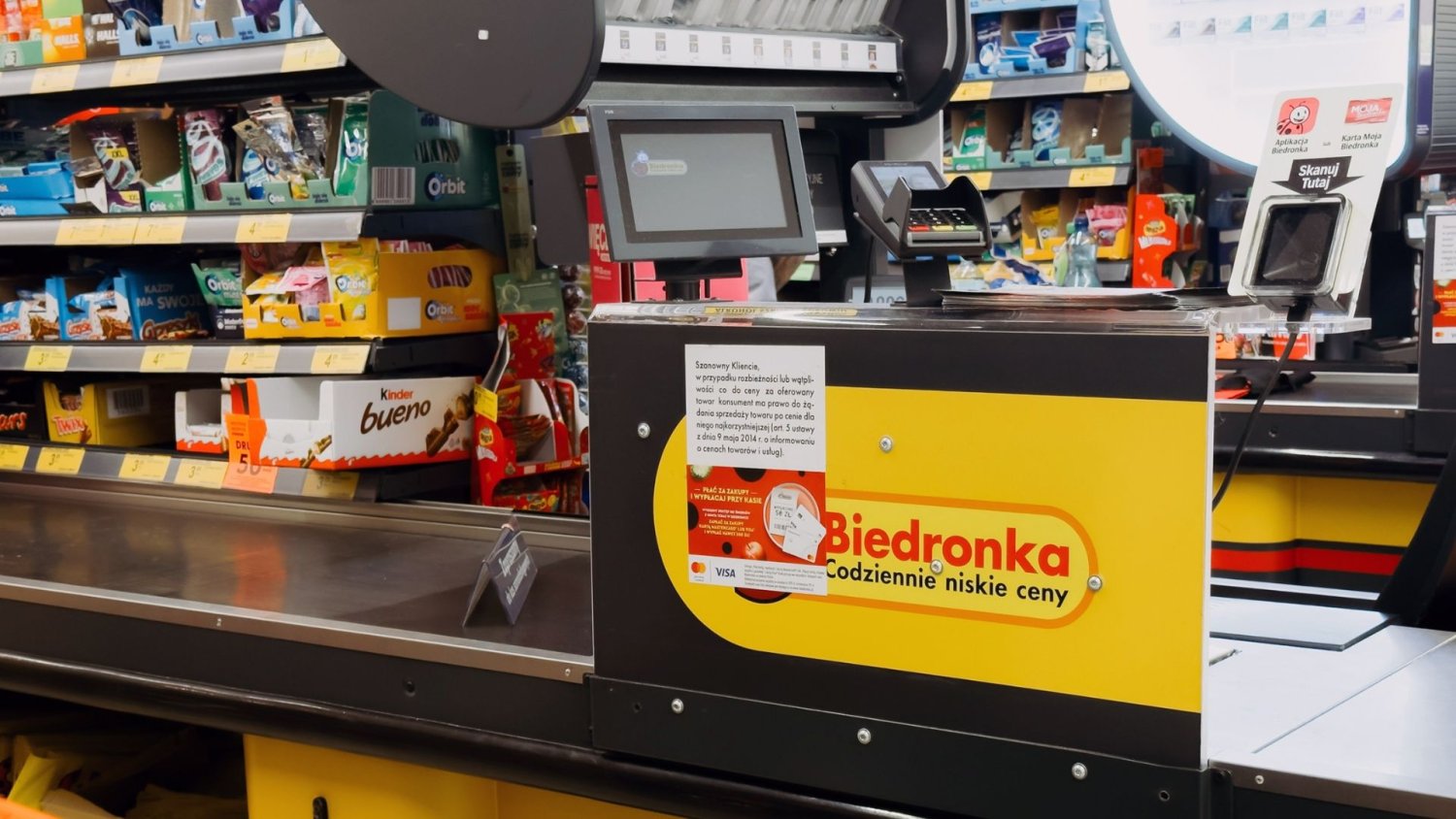 Biedronka czynna do późna w Wigilię bez zakazu handlu. Pracownicy mają dość – i słusznie